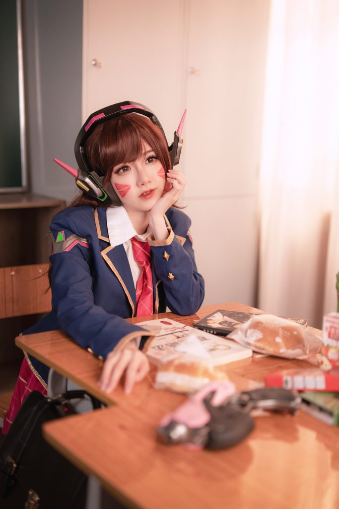 『网红Coser图集』Sally Dorasnow （D.Va School Girl）-汤姆先生-一个分享国内外网红coser资讯的社区