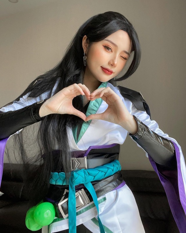 《无畏契约》：来自越南女coser的一系列“游戏特工”cosplay-汤姆先生-一个分享国内外网红coser资讯的社区