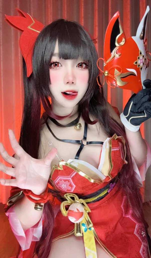 泰国coser Apichaya_Tawan变身美丽可爱“蒙面傻瓜”Hanabi-汤姆先生-一个分享国内外网红coser资讯的社区